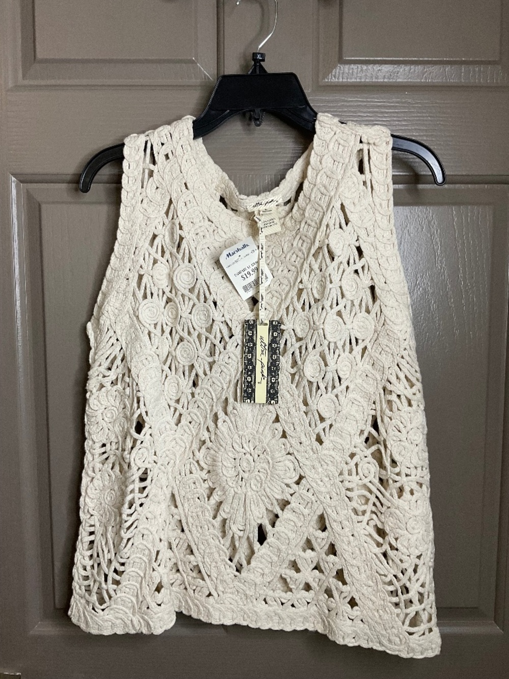 Ultra Pink Women’s Sleeveless Knit Blouse Size XL NWT Description: